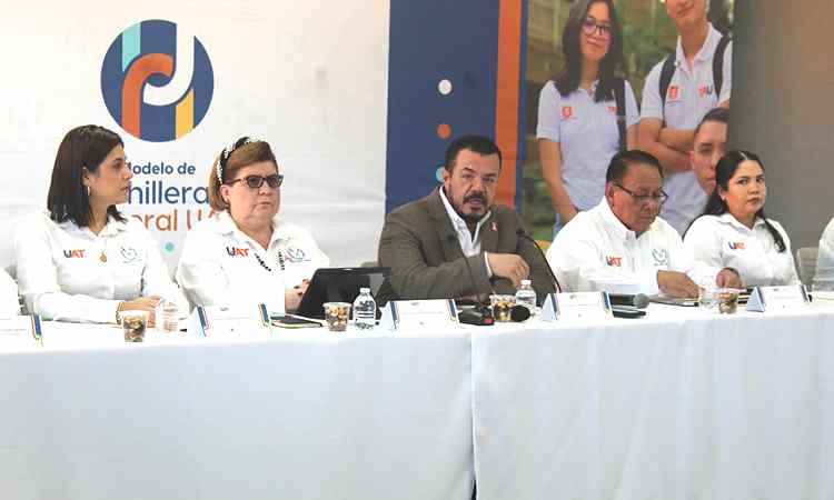 Presenta UAT nuevo modelo de bachillerato a preparat