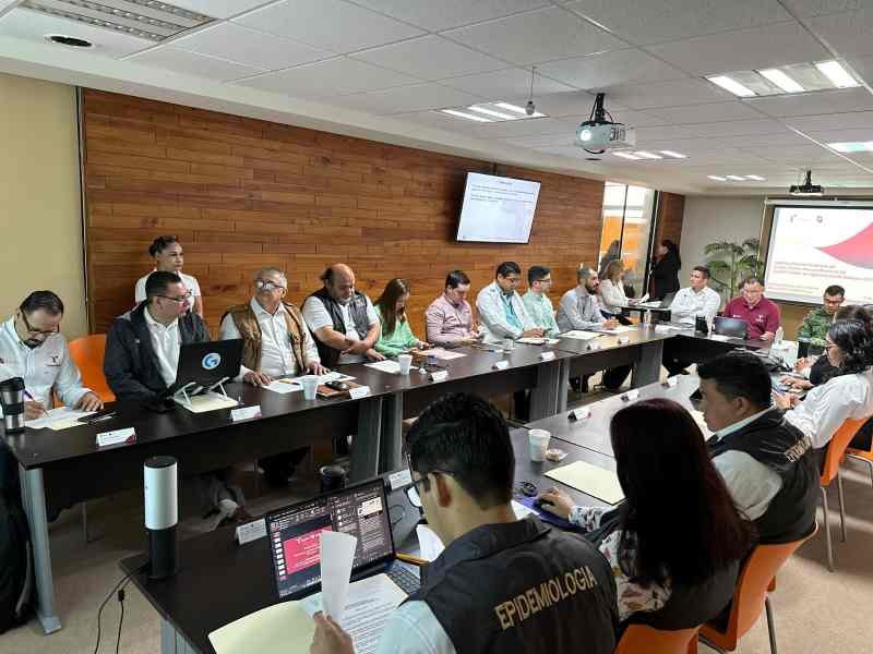 Define SST acciones para mantener bajo control dengue y brotes diarreicos. 1 Define SST acciones para mantener