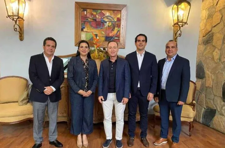 Pactan Mónica Villarreal Anaya y el empresario Robert Fleishman trabajar juntos para impulsar el crecimiento de Tampico. 4 Pactan Monica Villarreal Anaya y el em