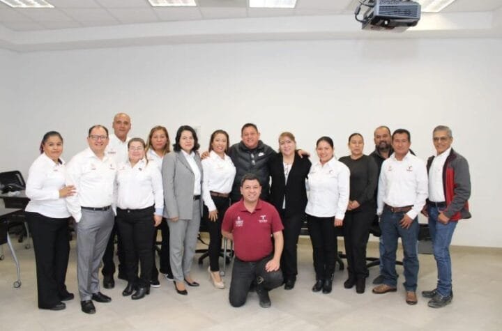 Capacitaran docentes del C