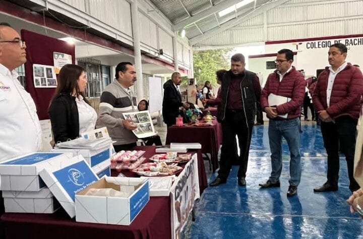 Capacita COBAT a docentes y directivo