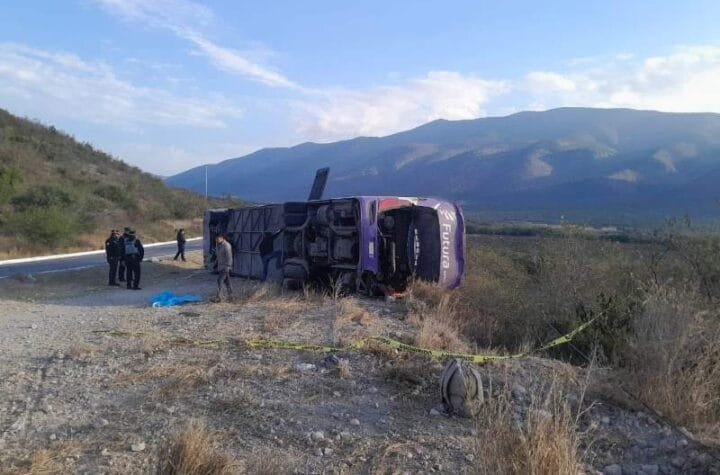 Dos muertos y 13 heridos dej