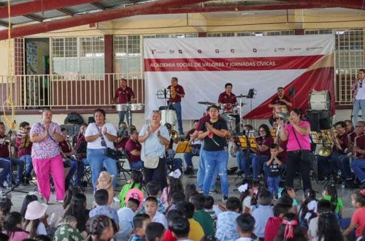 Celebra SEBIEN a ninas y ninos con