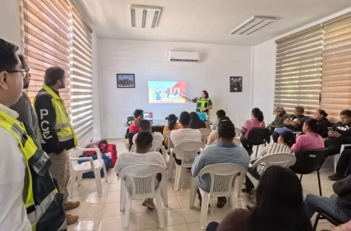 Capacita Turismo en Manejo de Alimentos, Atención al Turista y Primeros Auxilios 12 Capacita Turismo en Manejo de Aliment