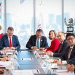 Firma Americo convenio con secretario de Economia para im