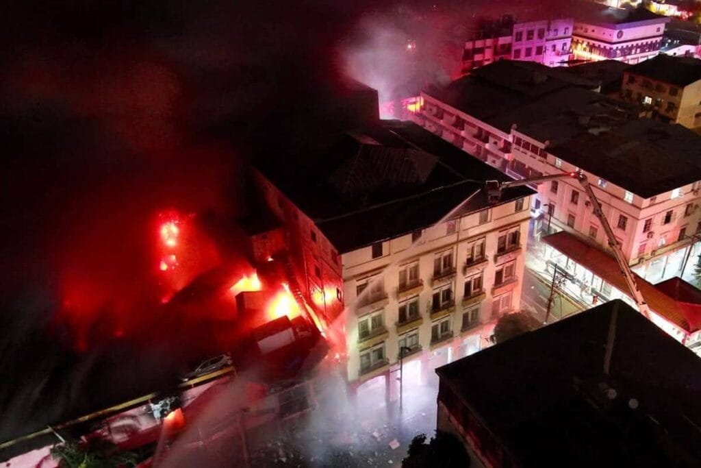 Impactante incendio en Guayaquil