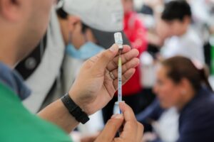 Tampico refuerza campana de vacunacion