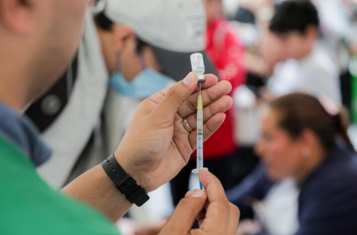 Tampico refuerza campana de vacunacion