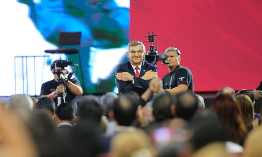 El gobernador Americo Villarreal rendira su