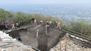 2 Avanza construccion de asta