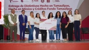 Entregan en Nuevo Laredo distintivos