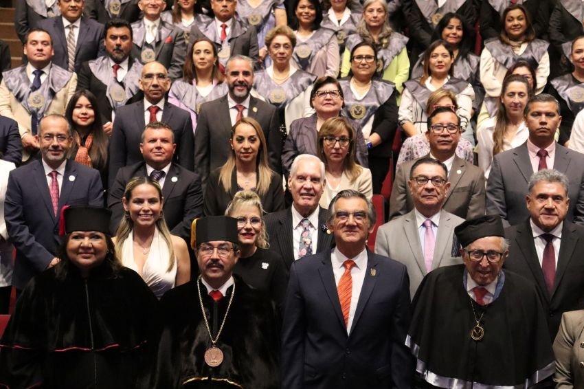 Confiere la UAT Doctorado Honoris