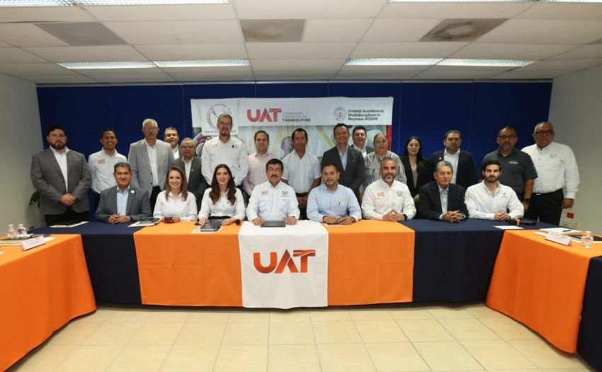 Fortalece la UAT vínculos con clústeres Automotriz y Eléctrico-Electrónico de Tamaulipas 1 Fortalece la UAT vinculos con