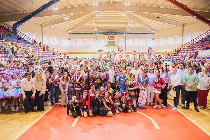 Premian Américo y María de Villarreal a ganadores del Concurso Estatal de Rondas Infantiles y Salto de Cuerda 2026 1 6 Premian Americo y Maria de Villarreal a ganadore