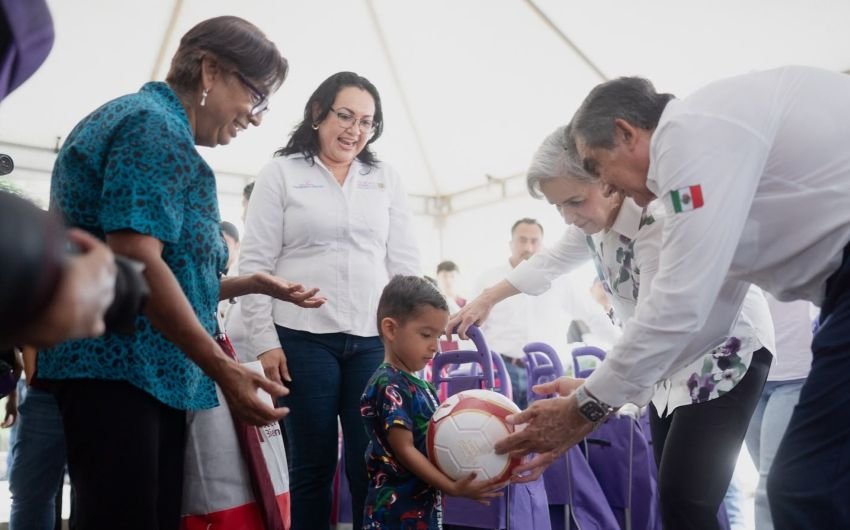 Americo y Maria de Villarreal llevan atencion