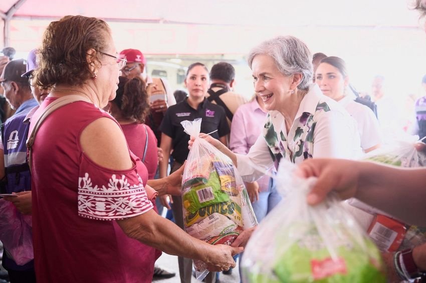 Américo y María de Villarreal benefician a miles en González a través de la brigada Transformando Familias 1 6 Americo y Maria de Villarreal bFamilias