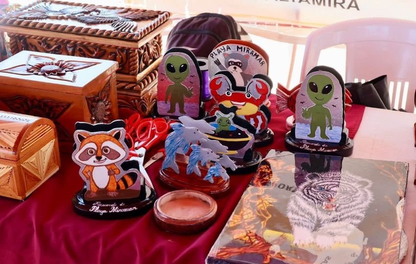 Promueve CEDES Altamira reinserción social con exposición y venta de artesanías “OVNI-CEDES” 1 3 Promueve CEDES Altamira reinserc